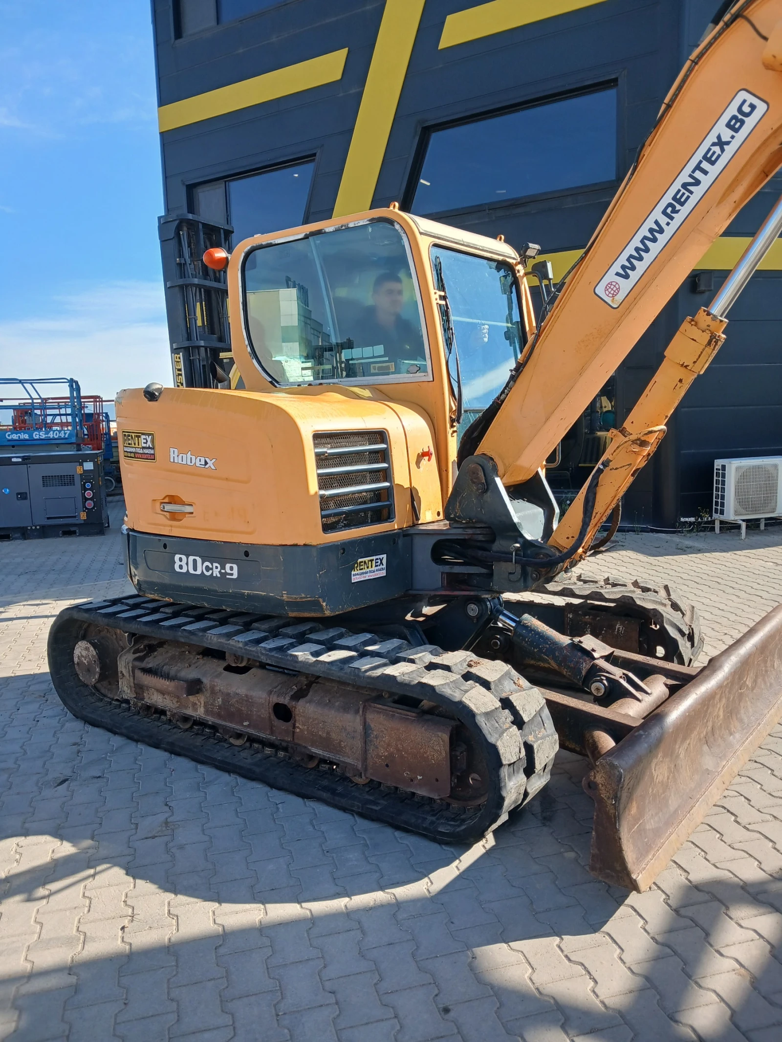 Багер Hyundai Robex 80CR-9, снимка 2 - Индустриална техника - 54604039
