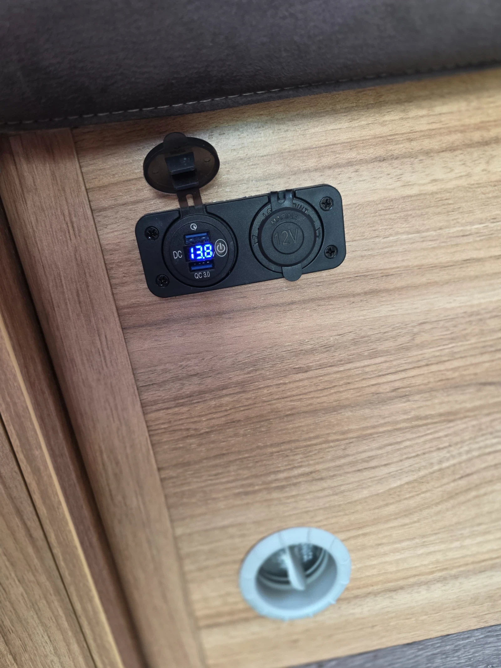 Каравана Caravelair, снимка 7 - Каравани и кемпери - 54932572