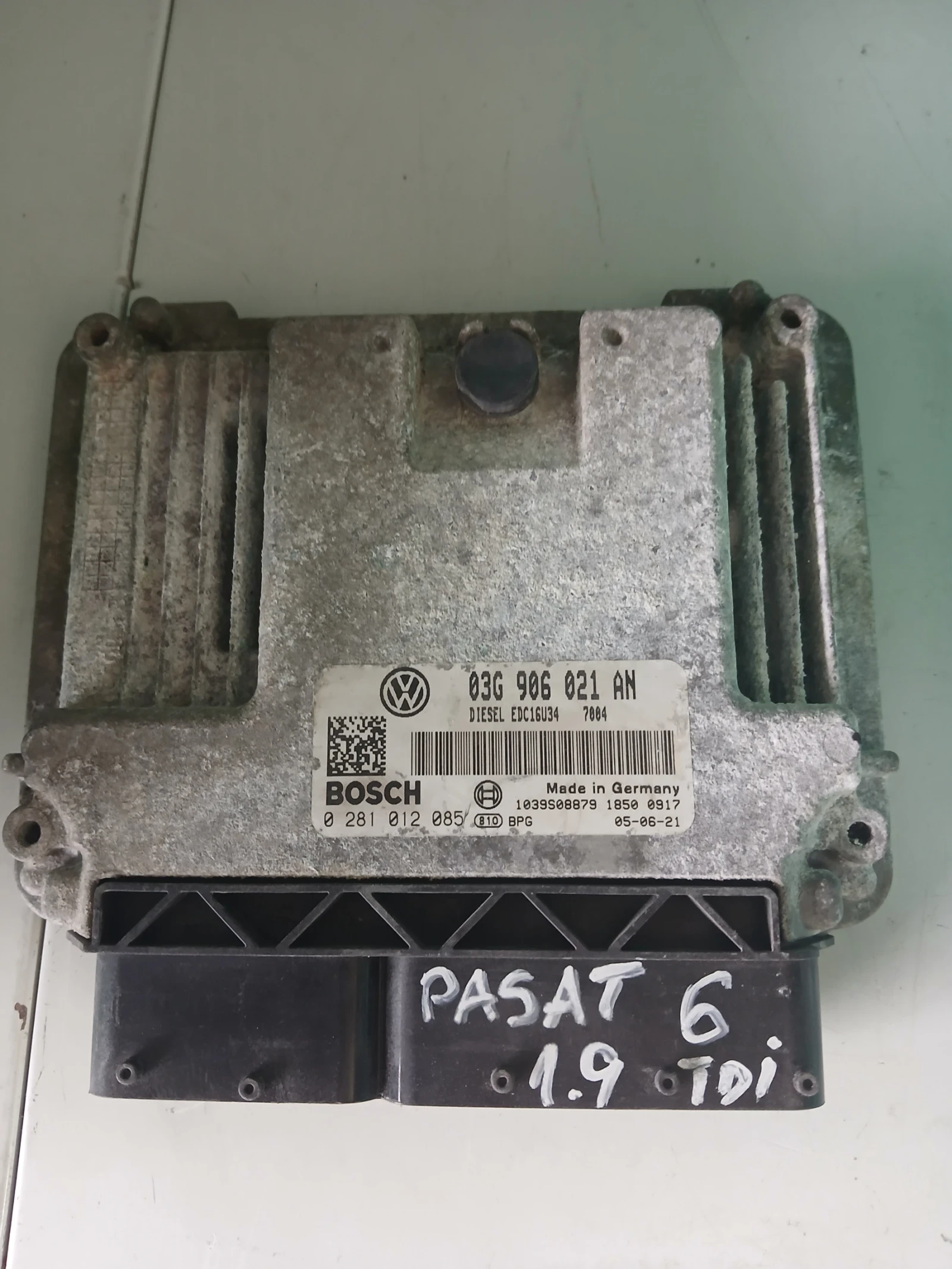 03G 906 021 AN Компютър VW Passat 6