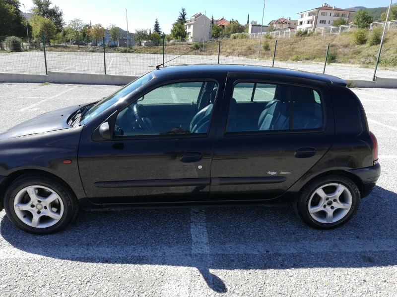 Renault Clio, снимка 5 - Автомобили и джипове - 47440123