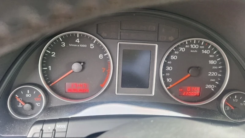 Audi A4, снимка 6 - Автомобили и джипове - 47813151