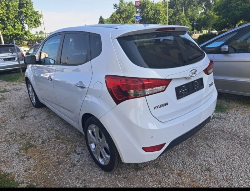 Hyundai Ix20, снимка 5 - Автомобили и джипове - 48108159