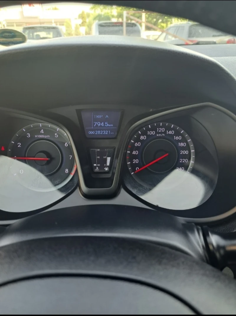 Hyundai Ix20, снимка 11 - Автомобили и джипове - 48108159