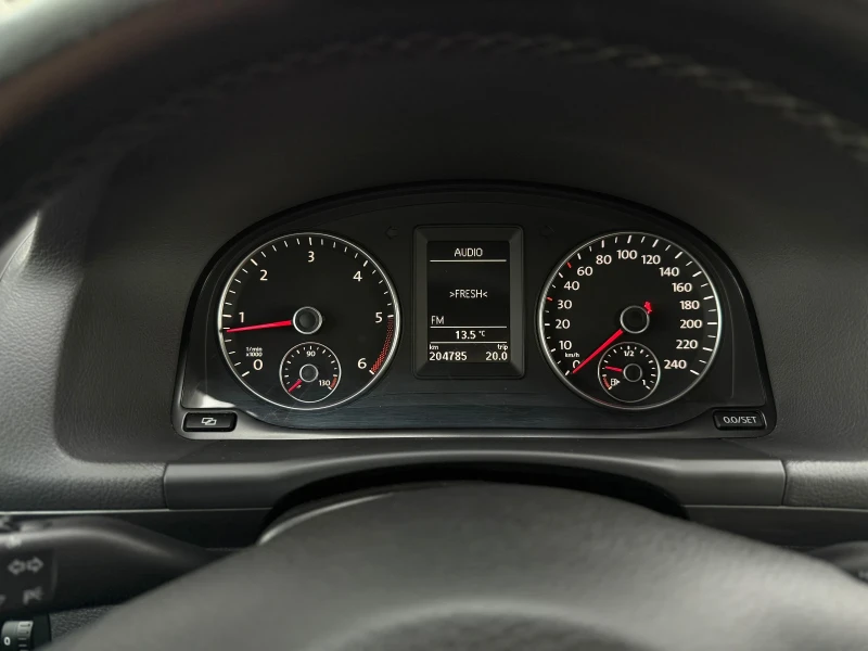 VW Touran CROSS 2.0TDi DSG 170КС ПОДГРЕВ МУЛТИ, снимка 13 - Автомобили и джипове - 49756868