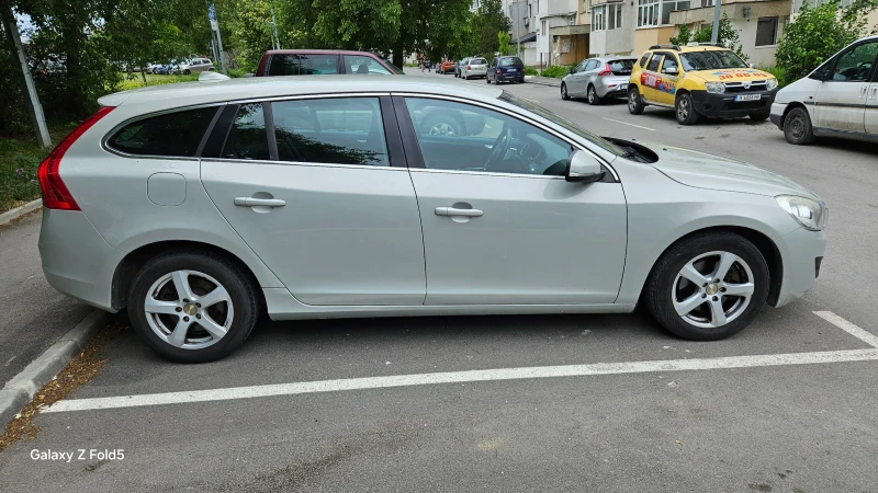 Volvo V60 1.6 , снимка 4 - Автомобили и джипове - 52259688