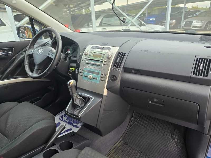 Toyota Corolla verso 2.2D-4D 136кс. , снимка 9 - Автомобили и джипове - 51918581