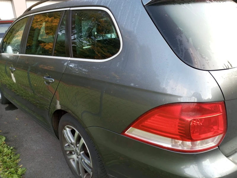 VW Golf 1.9 tdi, снимка 4 - Автомобили и джипове - 52720656