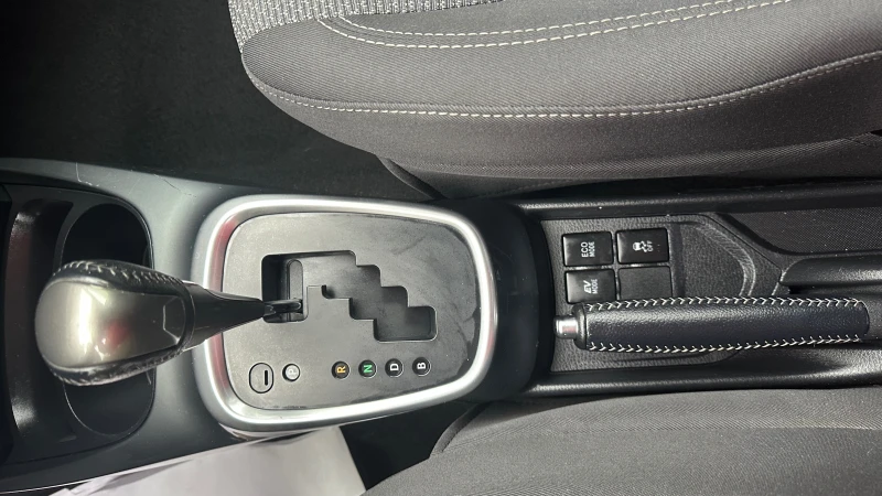 Toyota Yaris 1.5 Hybrid Luna, снимка 17 - Автомобили и джипове - 52337104