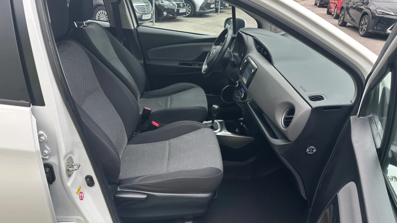 Toyota Yaris 1.5 Hybrid Luna, снимка 11 - Автомобили и джипове - 52337104
