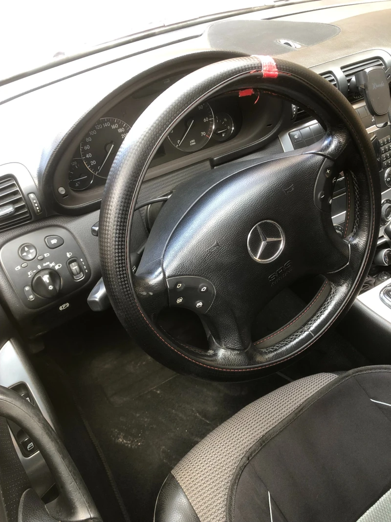 Mercedes-Benz C 180 Kompressor, снимка 11 - Автомобили и джипове - 52551481