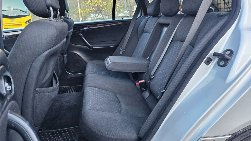 Mercedes-Benz C 220 CDI FACELIFT/NAVIG/6skorost/ELEGANCE, снимка 13 - Автомобили и джипове - 52795791