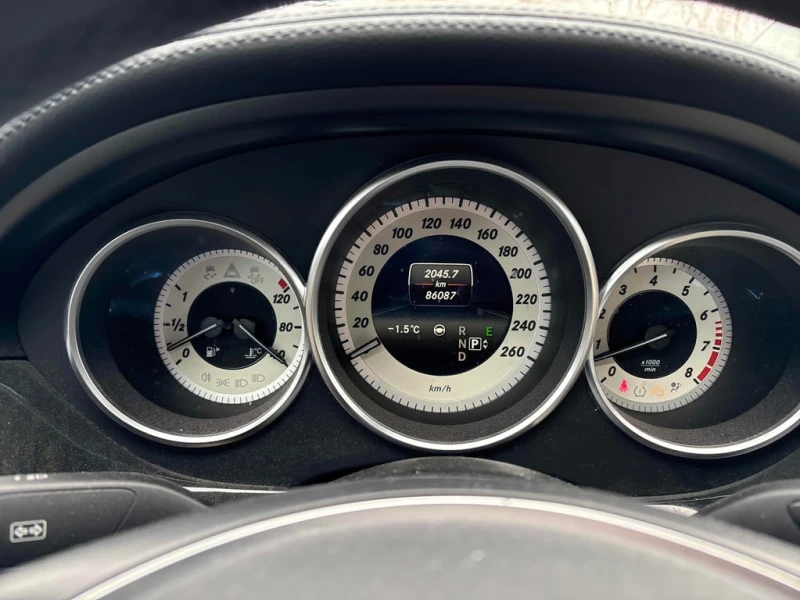 Mercedes-Benz CLS 550 2015 FACE 4MATIC * ПРЕДСТАВИТЕЛСТВО НА MERCEDES * , снимка 8 - Автомобили и джипове - 53131006