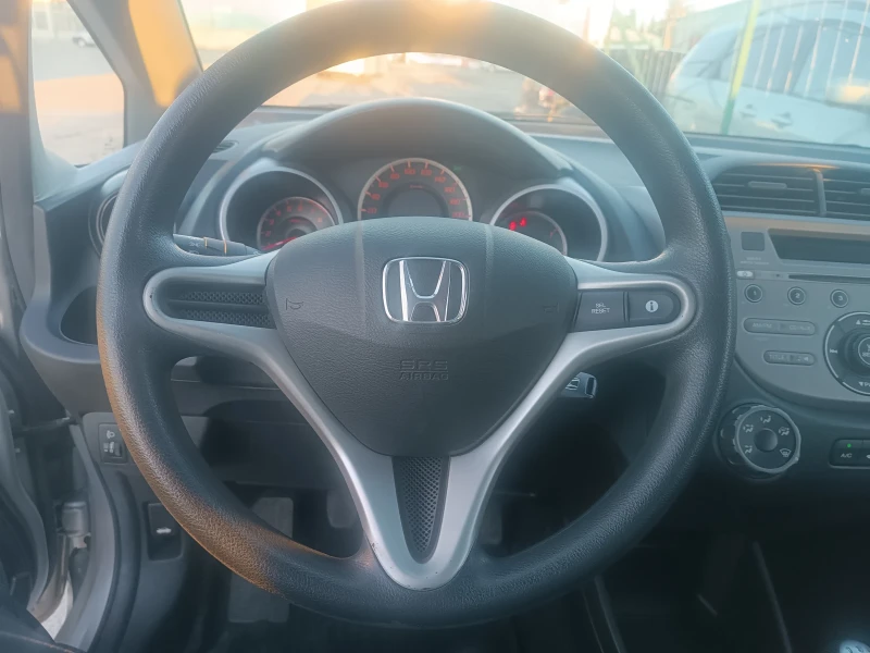 Honda Jazz 1.2i, с верига, ЛИЗИНГ , снимка 8 - Автомобили и джипове - 53530659