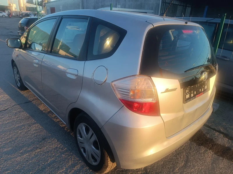 Honda Jazz 1.2i, с верига, ЛИЗИНГ , снимка 3 - Автомобили и джипове - 53530659