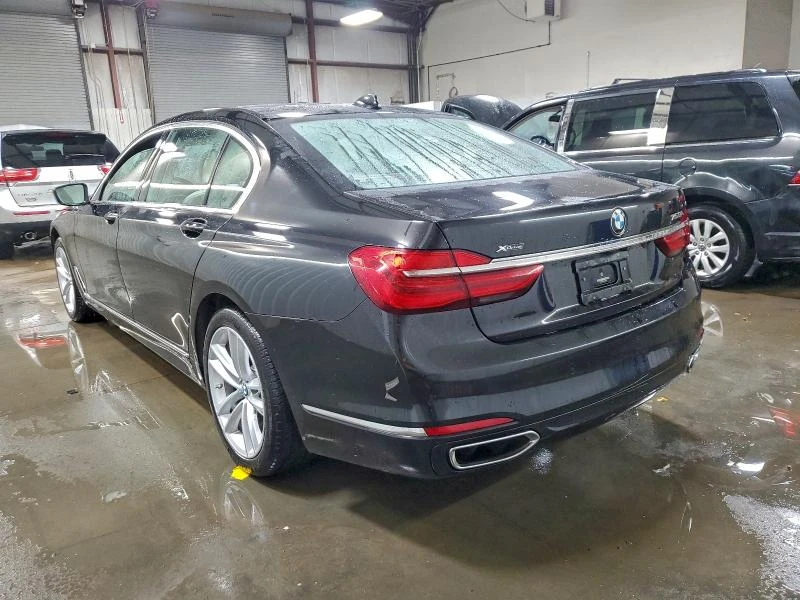 BMW 750 drive* M Pack* HUD* Масаж* Панорама* Keyless - изображение 2