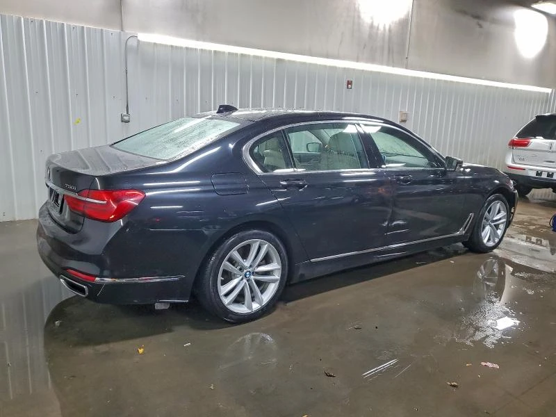 BMW 750 drive* M Pack* HUD* Масаж* Панорама* Keyless - изображение 3
