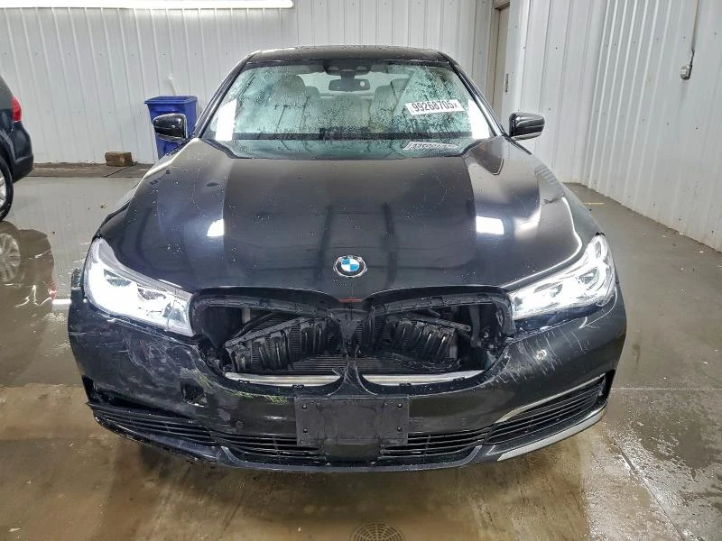 BMW 750 drive* M Pack* HUD* Масаж* Панорама* Keyless - изображение 5