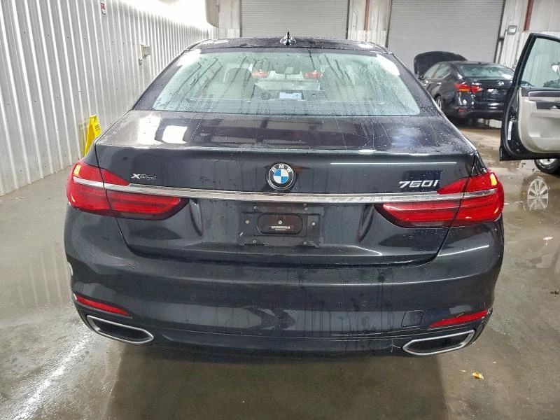 BMW 750 drive* M Pack* HUD* Масаж* Панорама* Keyless - изображение 6