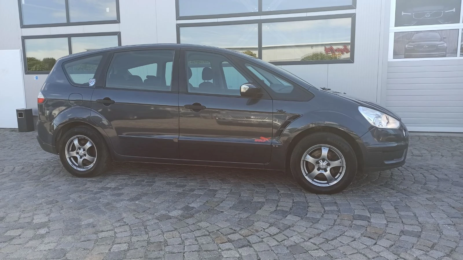 Ford S-Max 2.0i-145 - изображение 4