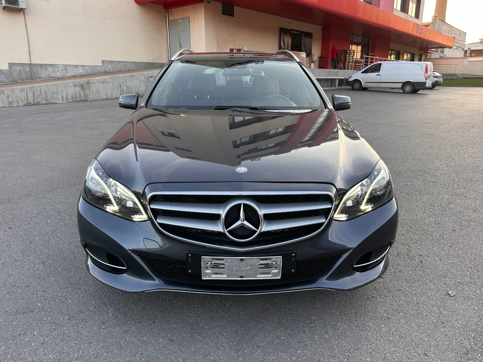 Mercedes-Benz E 220 2.2CDI - 9G - TRONIC - УНИКАТ - изображение 2