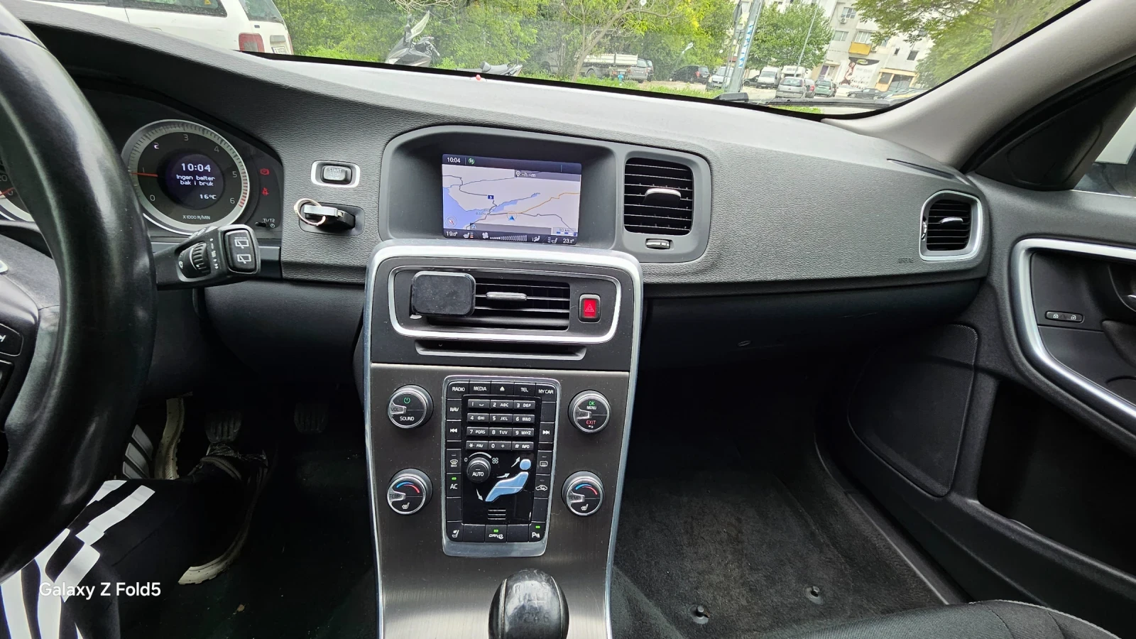 Volvo V60 1.6  - изображение 8