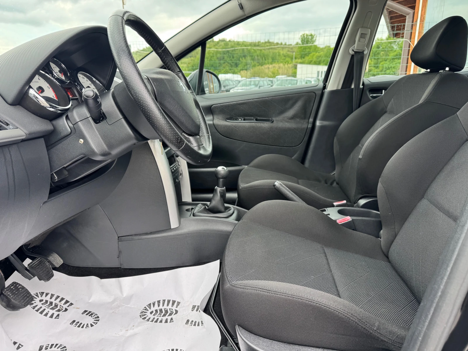 Peugeot 207 1.4HDi - изображение 8