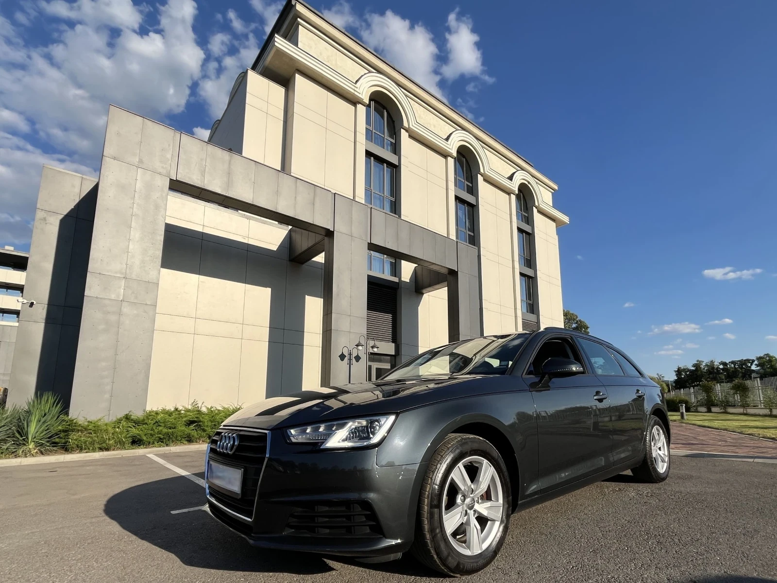 Audi A4 35 TFSI НОВ ВНОС! ЛИЗИНГОВ АВТОМОБИЛ! - изображение 4