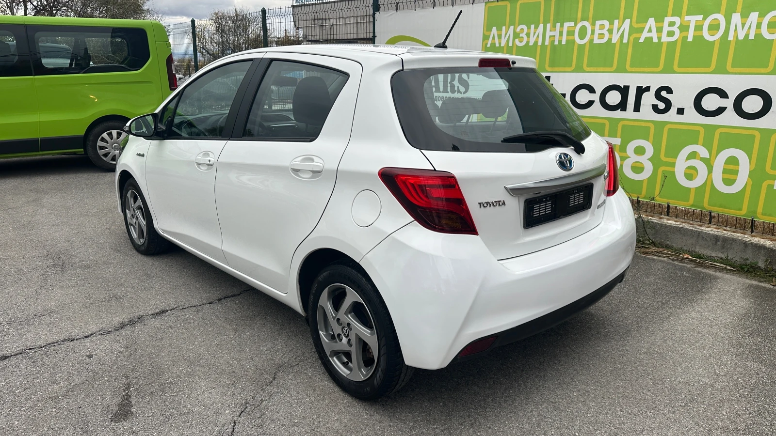 Toyota Yaris 1.5 Hybrid Luna - изображение 5