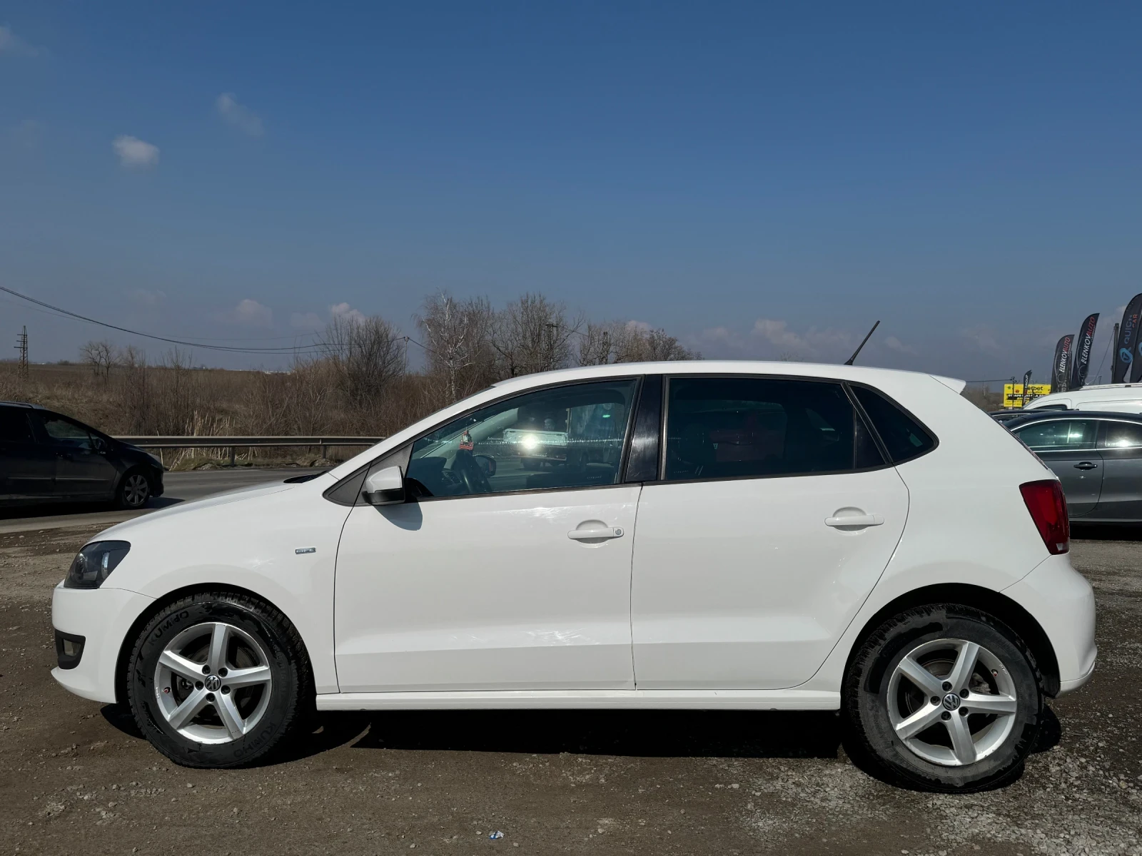 VW Polo ОБСЛУЖЕН* СОБСТВЕН ЛИЗИНГ, снимка 4 - Автомобили и джипове - 53762838