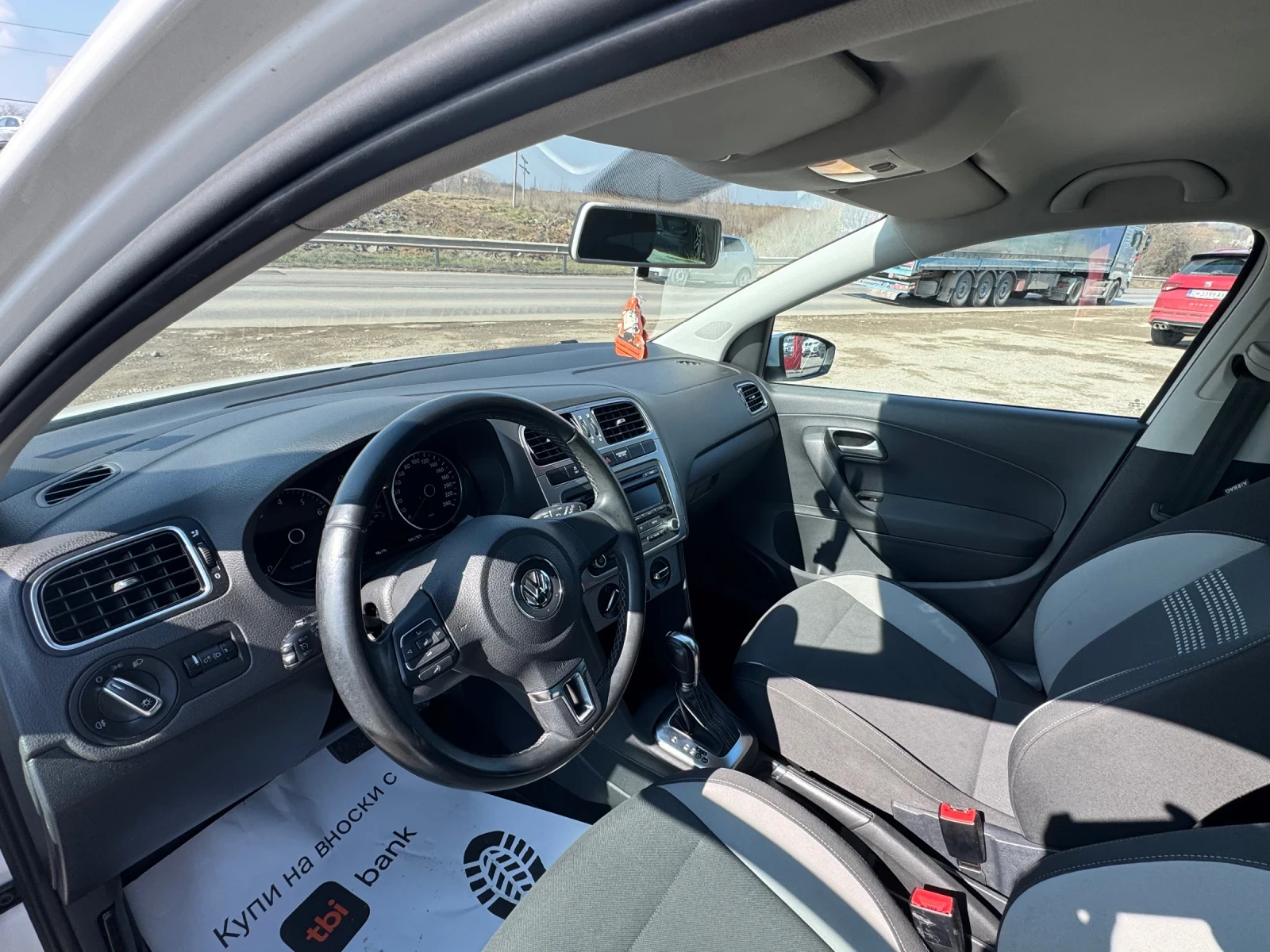 VW Polo ОБСЛУЖЕН* СОБСТВЕН ЛИЗИНГ, снимка 9 - Автомобили и джипове - 53762838