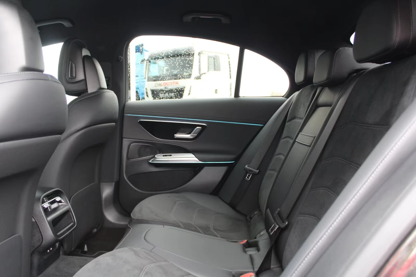 Mercedes-Benz E 200 AMG/ SUPERSCREEN/ 360/ MEMORY/ DIGITAL LIGHT/, снимка 3 - Автомобили и джипове - 53885369