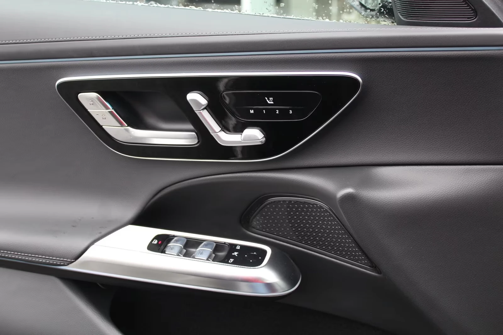 Mercedes-Benz E 200 AMG/ SUPERSCREEN/ 360/ MEMORY/ DIGITAL LIGHT/, снимка 8 - Автомобили и джипове - 53885369