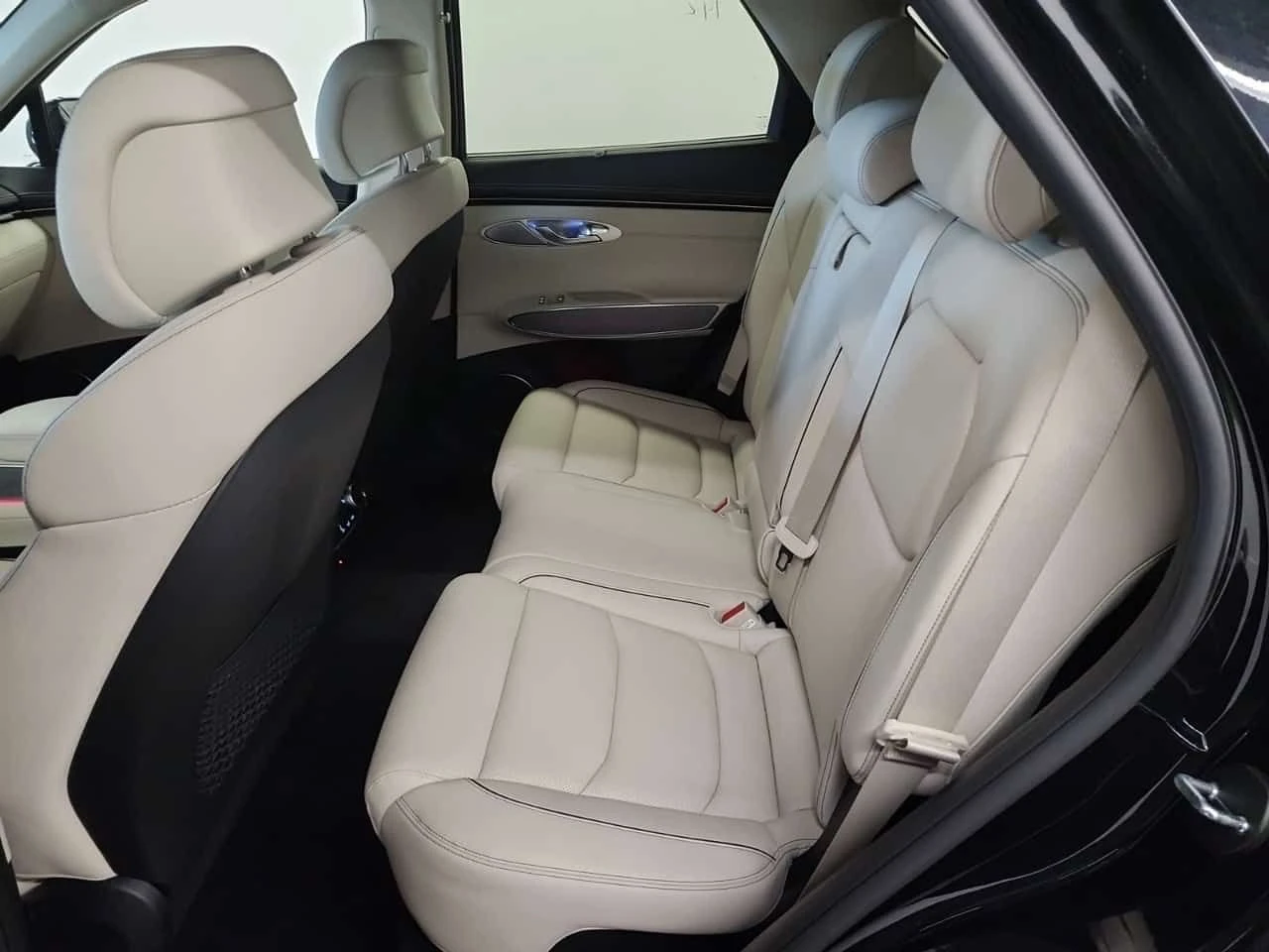 Genesis GV70 2.5T ADVANCED PLUS| HUD| 360| PANO| AMBIENT| , снимка 14 - Автомобили и джипове - 53985665