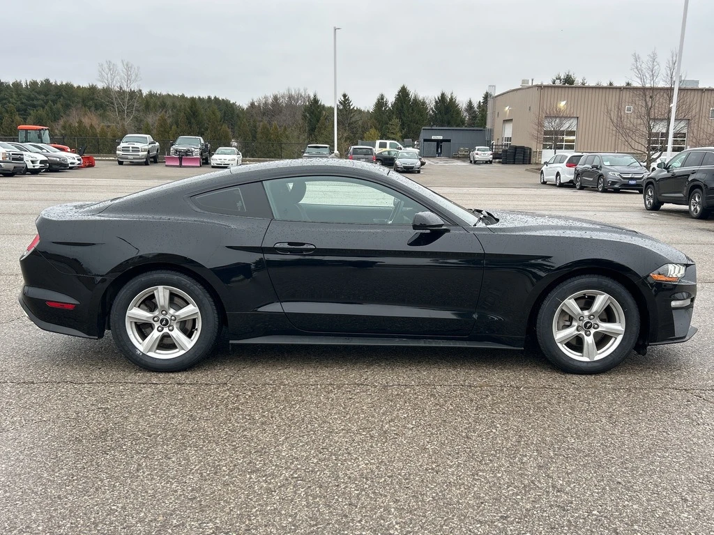 Ford Mustang * * CARFAX * * АВТО КРЕДИТ * * , снимка 2 - Автомобили и джипове - 53991031