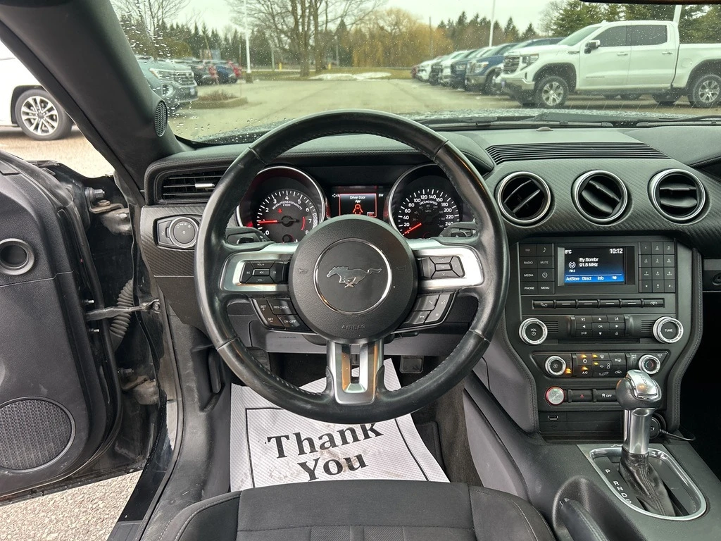 Ford Mustang * * CARFAX * * АВТО КРЕДИТ * * , снимка 7 - Автомобили и джипове - 53991031