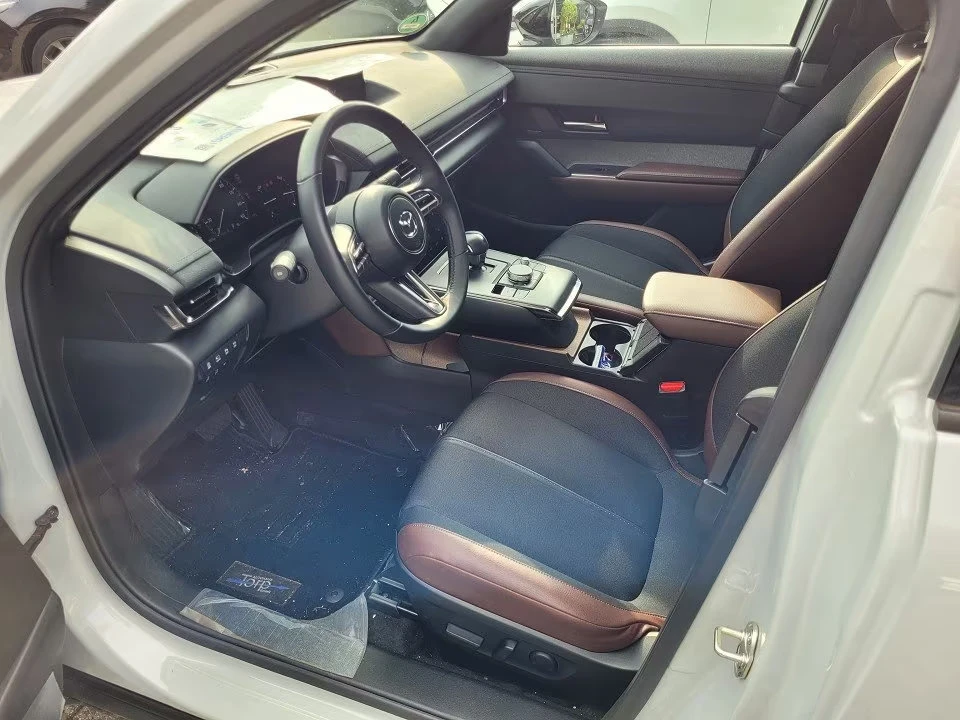 Mazda MX-30 eSKYACTIV/110HP/MAKOTO/PANO/HUD/MEMO/360/BOSE/998g, снимка 5 - Автомобили и джипове - 54039070