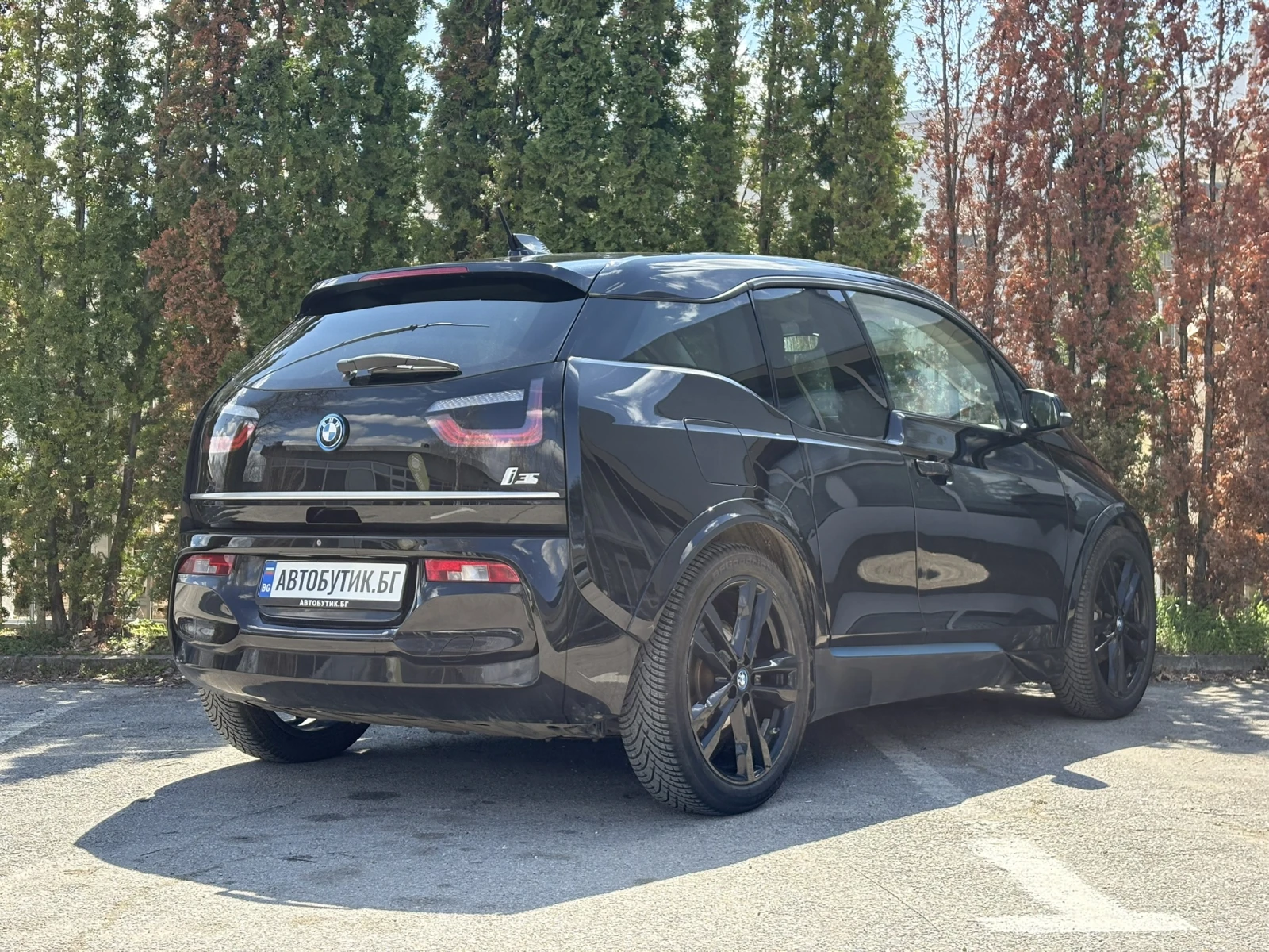 BMW i3 i3s 120Ah | Панорама| Harman Kardon| Камера, снимка 4 - Автомобили и джипове - 54181258