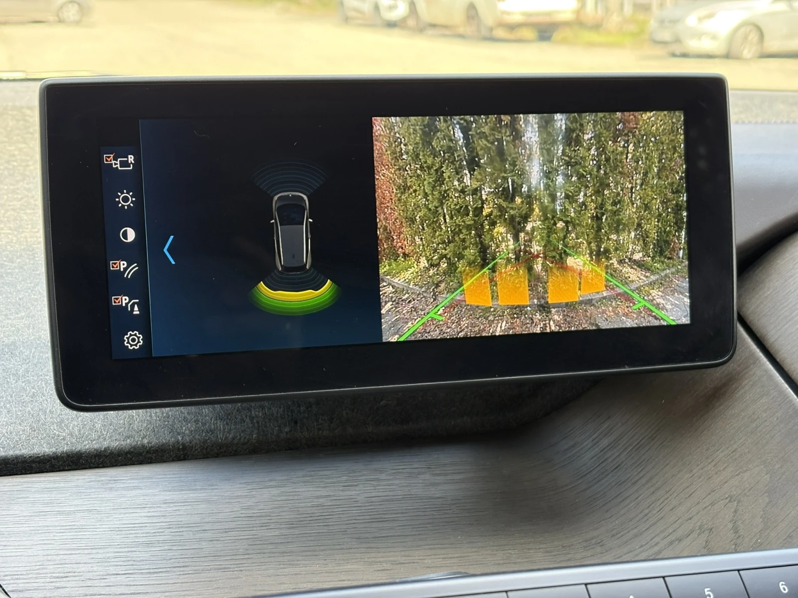 BMW i3 i3s 120Ah | Панорама| Harman Kardon| Камера, снимка 12 - Автомобили и джипове - 54181258