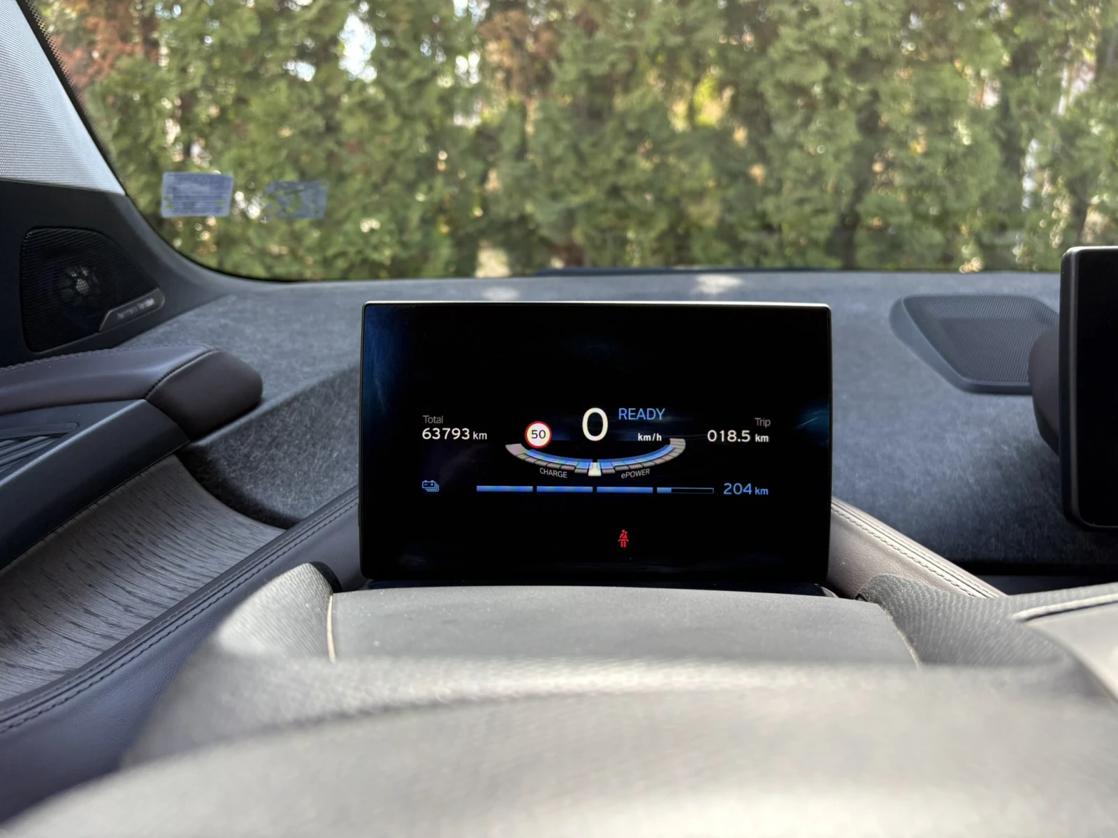 BMW i3 i3s 120Ah | Панорама| Harman Kardon| Камера, снимка 11 - Автомобили и джипове - 54181258