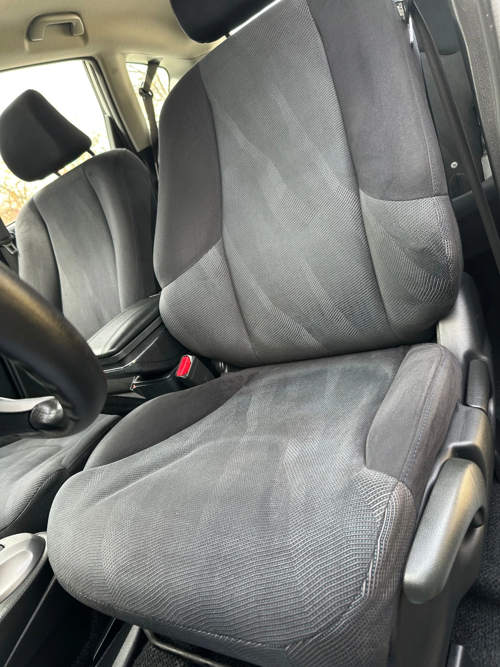 Honda Jazz 1.4 I АВТОМАТ, снимка 12 - Автомобили и джипове - 54206369