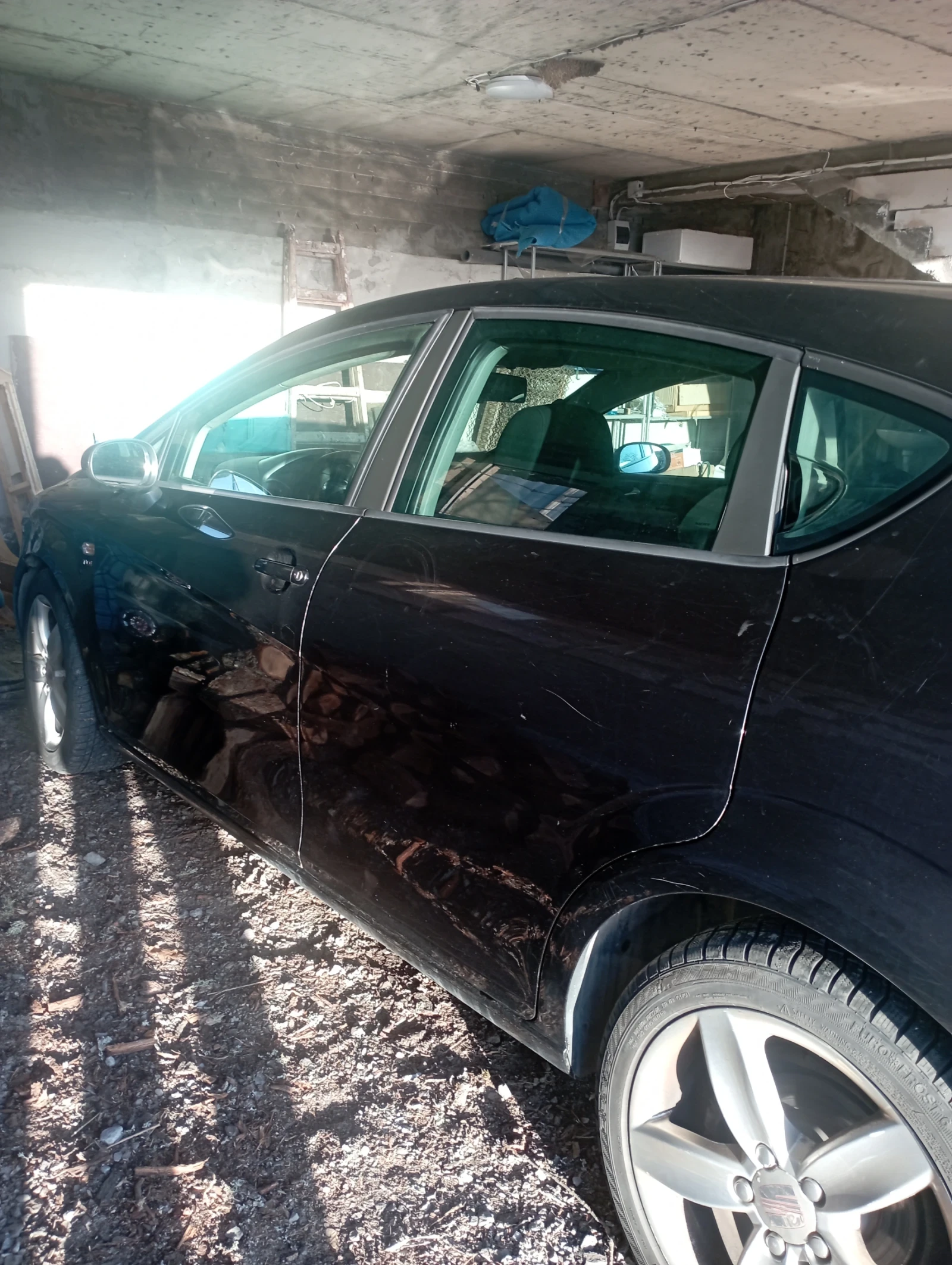 Seat Leon Leon, снимка 4 - Автомобили и джипове - 54576244