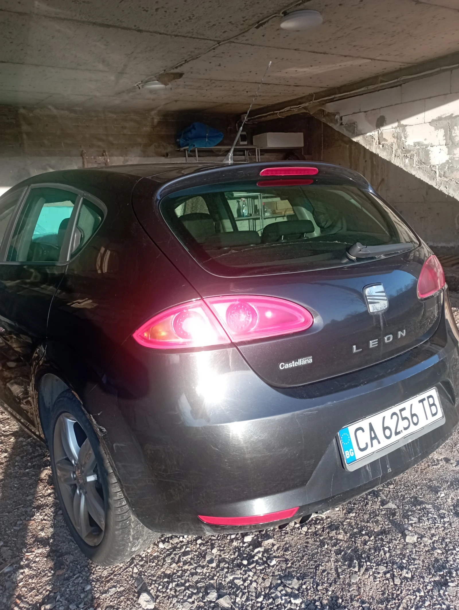 Seat Leon Leon, снимка 3 - Автомобили и джипове - 54576244