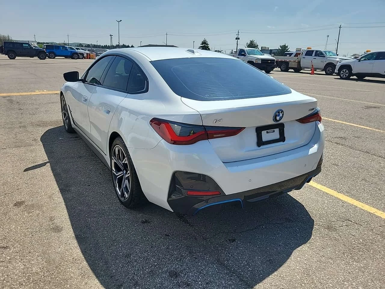 BMW i4 Gran Coupe Edrive40  CARFAX, снимка 6 - Автомобили и джипове - 54777706