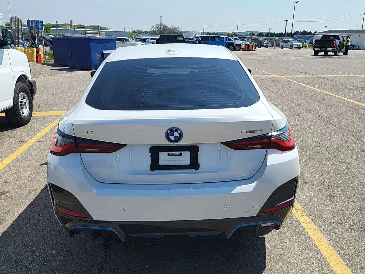 BMW i4 Gran Coupe Edrive40  CARFAX, снимка 16 - Автомобили и джипове - 54777706