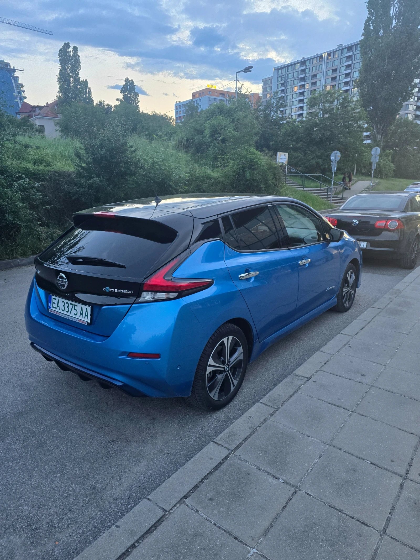 Nissan Leaf , снимка 4 - Автомобили и джипове - 54875601