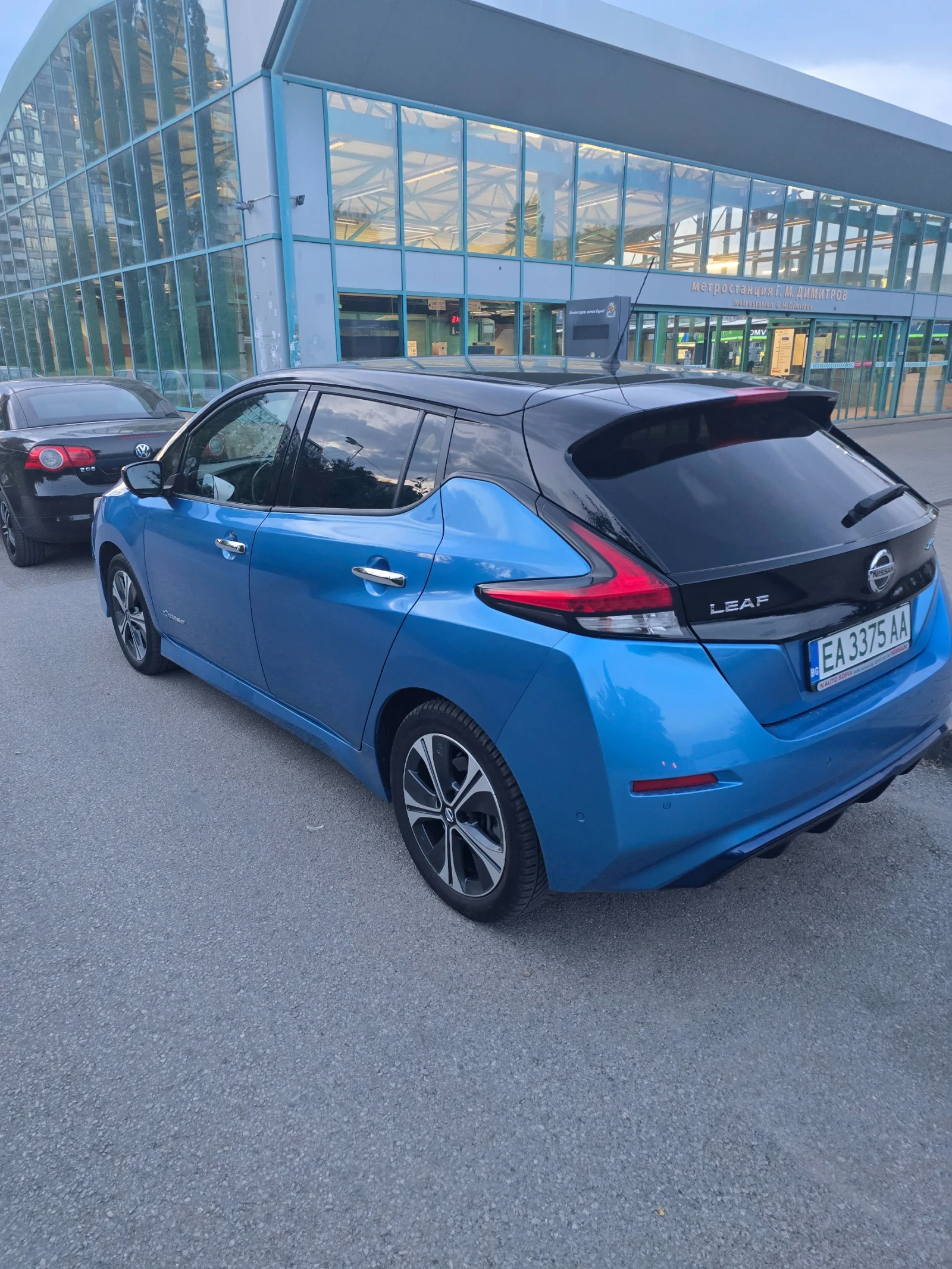 Nissan Leaf , снимка 2 - Автомобили и джипове - 54875601