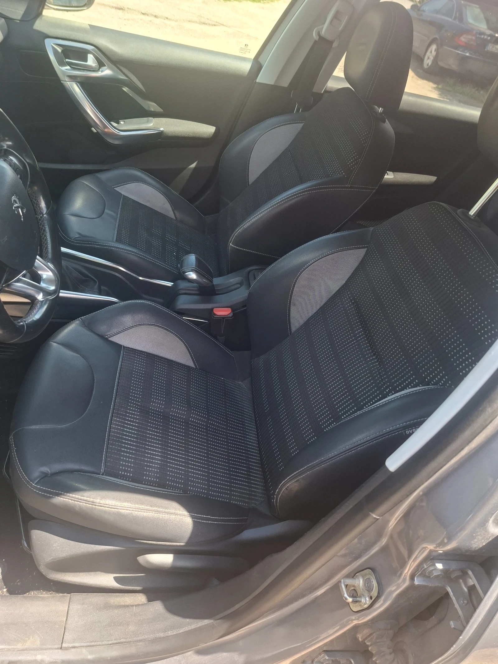 Peugeot 2008 1.6 бензин, снимка 7 - Автомобили и джипове - 55291174