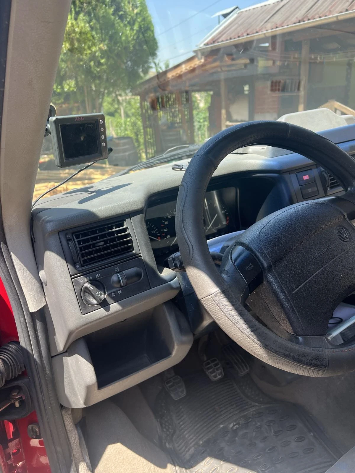 VW Multivan 2.5TDI -102 , снимка 7 - Автомобили и джипове - 55354293