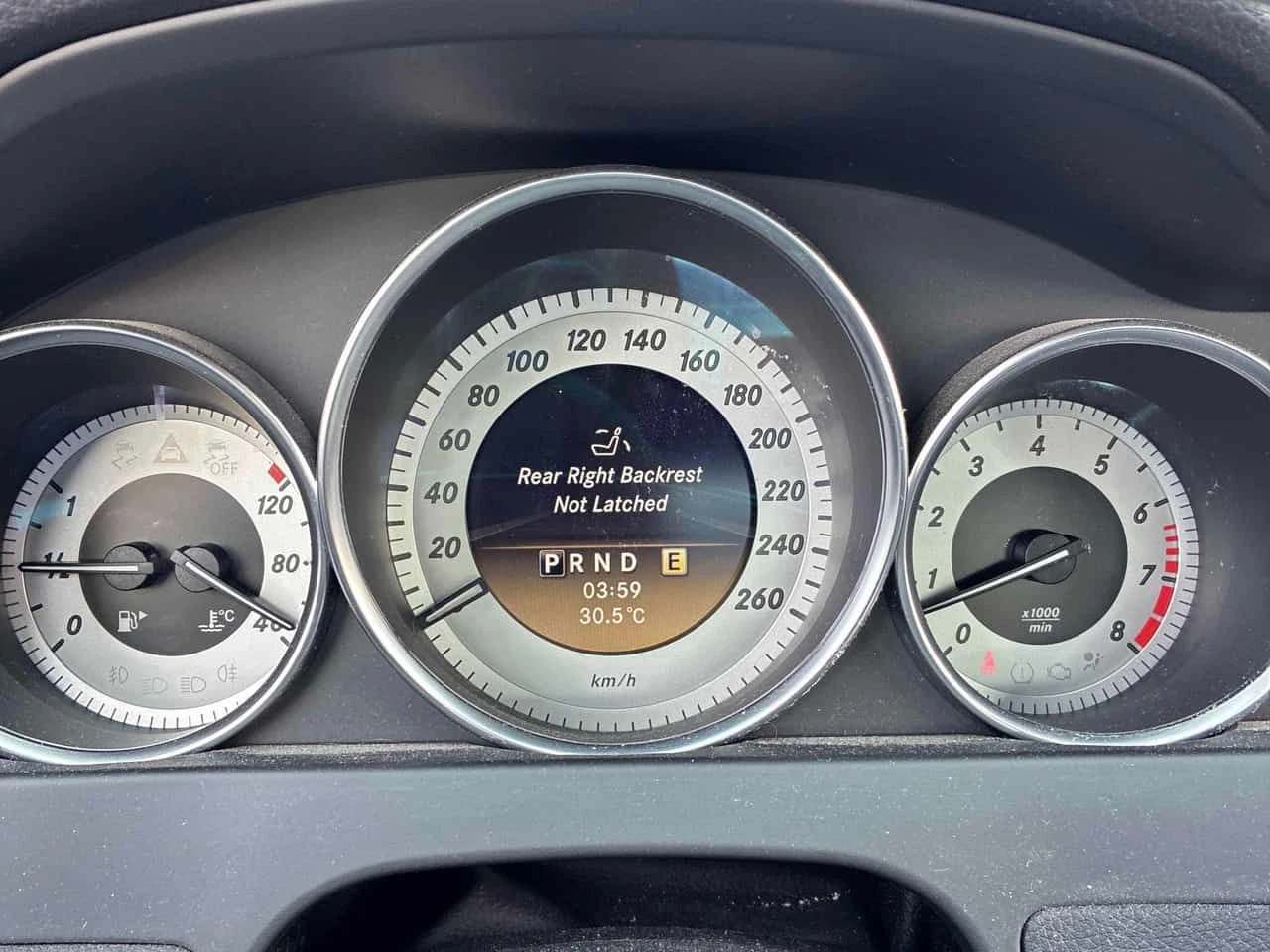 Mercedes-Benz C 300 * ЛИЦЕНЗИРАН ДИЛЪР * CARFAX, снимка 8 - Автомобили и джипове - 55648279