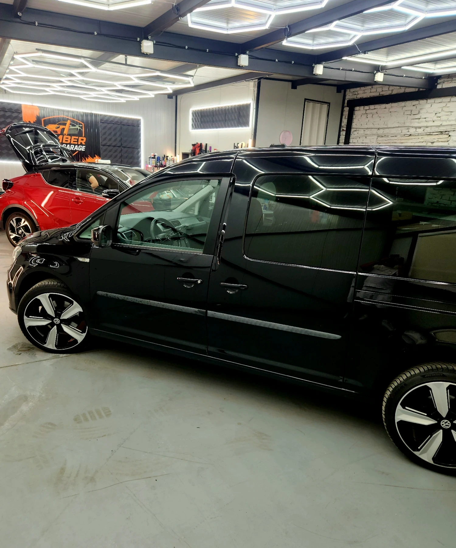 VW Caddy MAXI 6+ 1 special , снимка 2 - Автомобили и джипове - 55875799